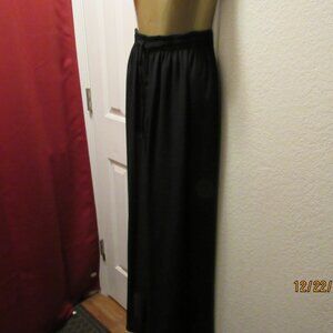 #540  WOMAN'S CHIFFON BLACK WIDE LEG PANTS BY GOTTEX  (SIZE LARGE)